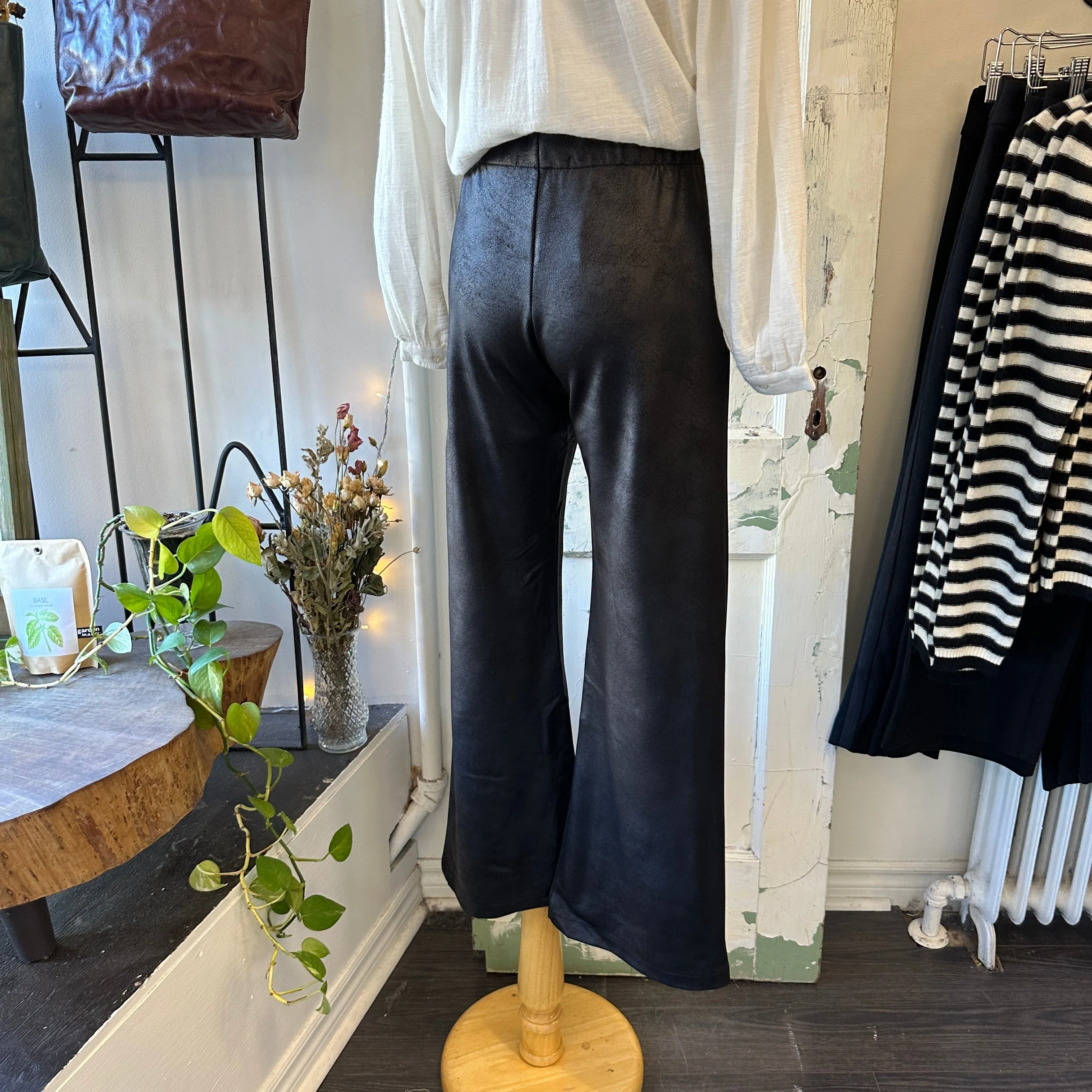 Allison Wonderland // Shanna Pants Black Faux Leather