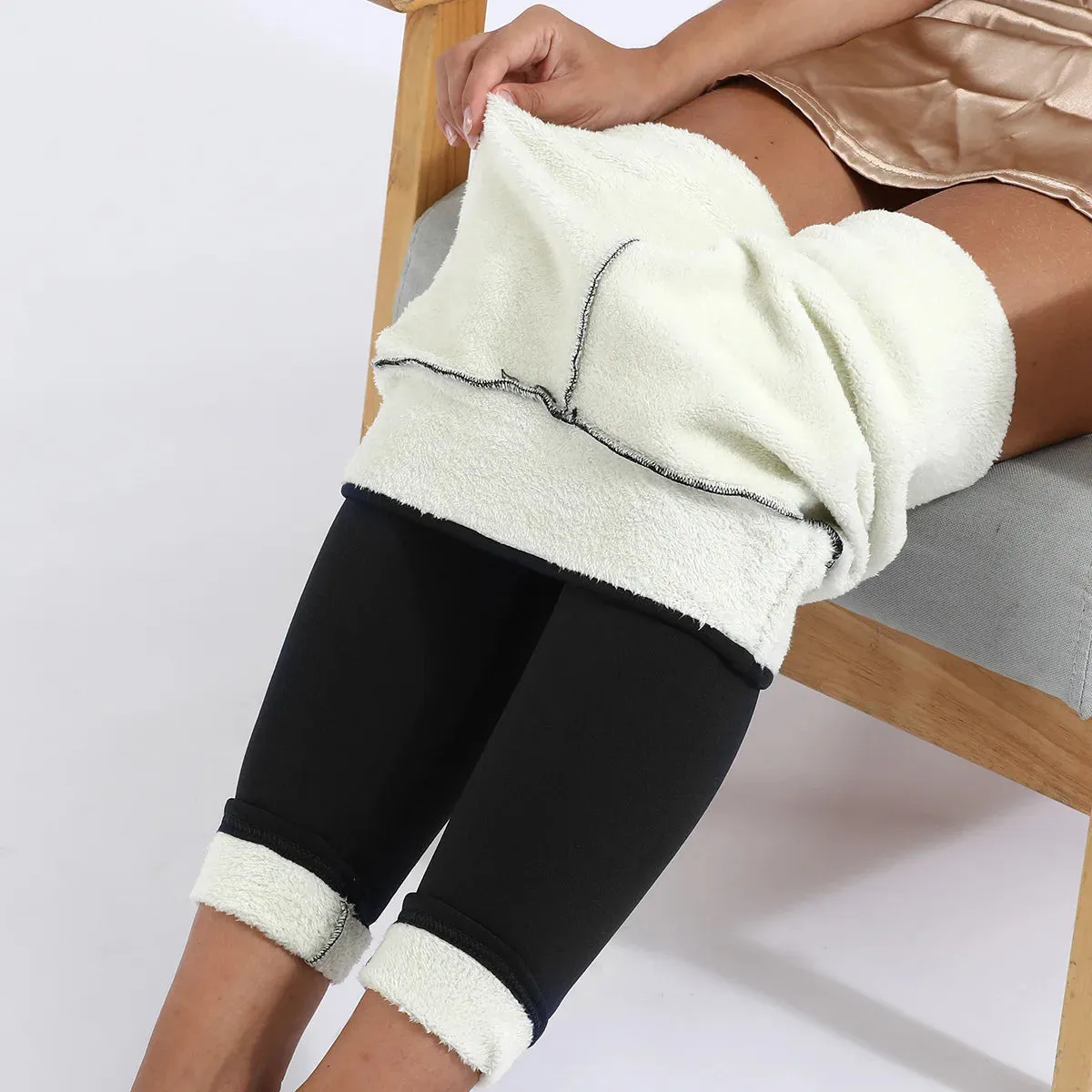 LVSANW Women Pants Winter Fleece Thicken Pants Lamb Wool Outerwear Thermal High Waist Leggings Warm Slim Black Velvet Female Trousers
