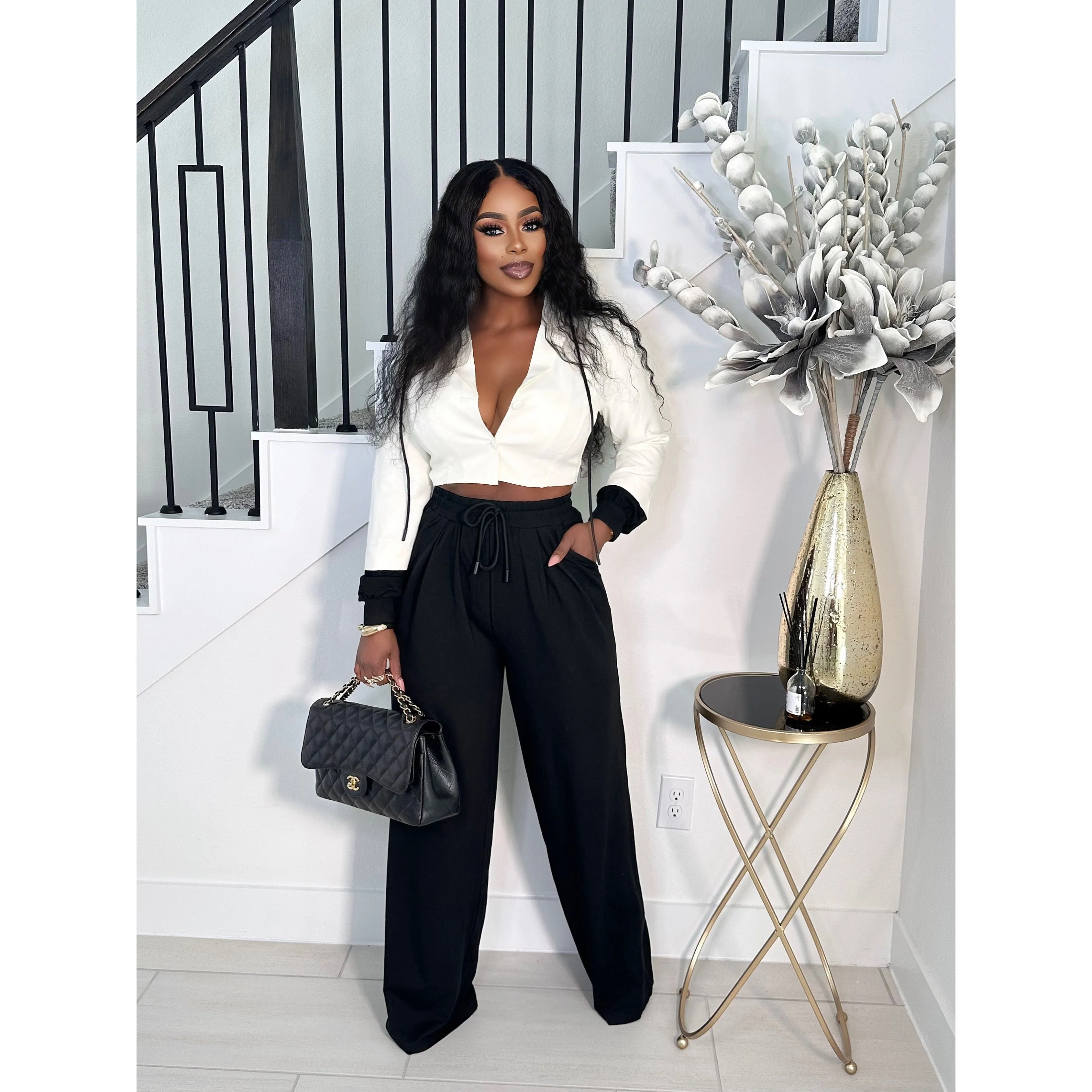 THE BOSS UP HOODED CROP AND PANTS SET (WHITE)