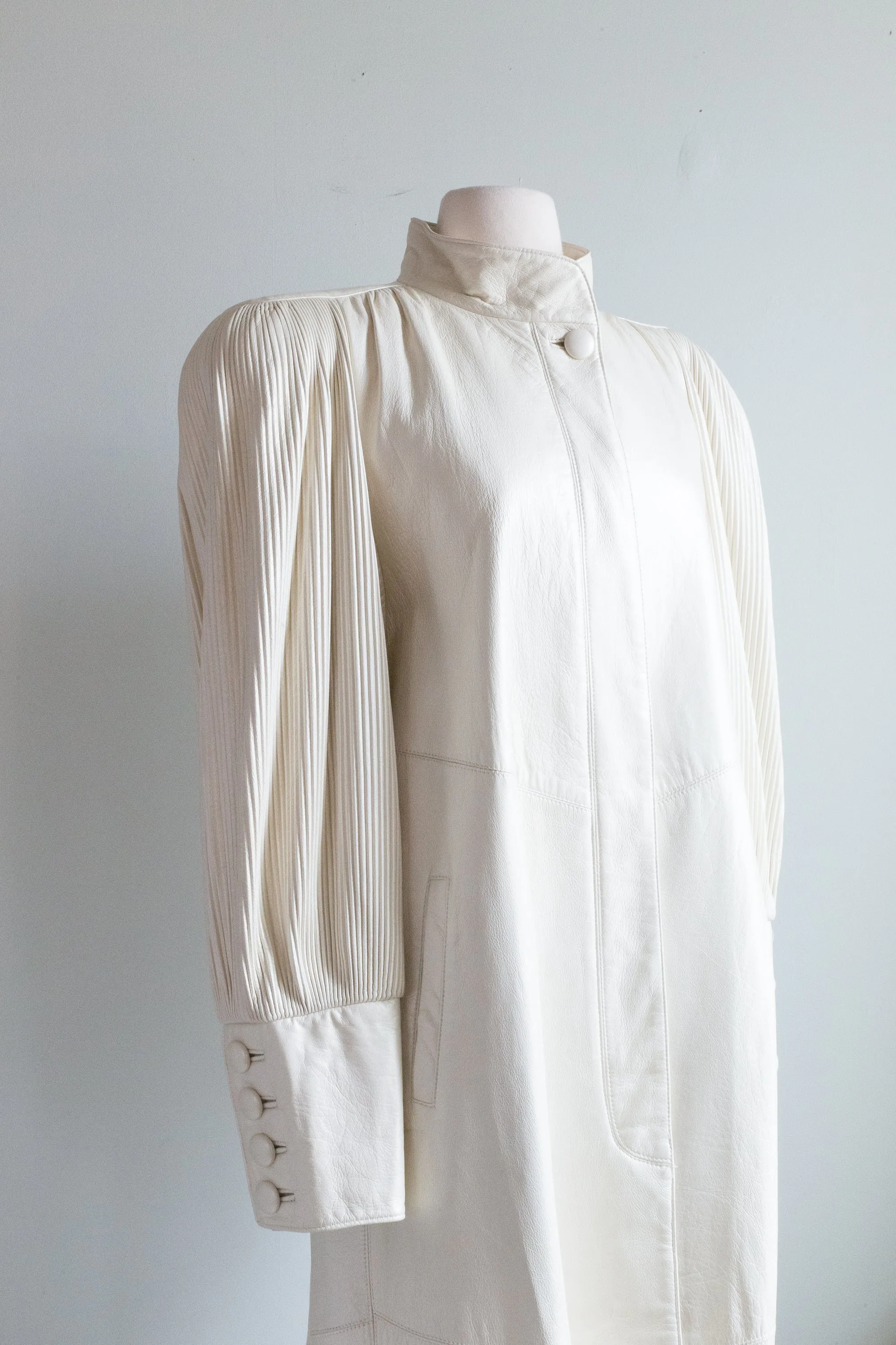 Vintage Ivory Pearl Leather Midi Coat With Micro Pleated Sleeves / SM