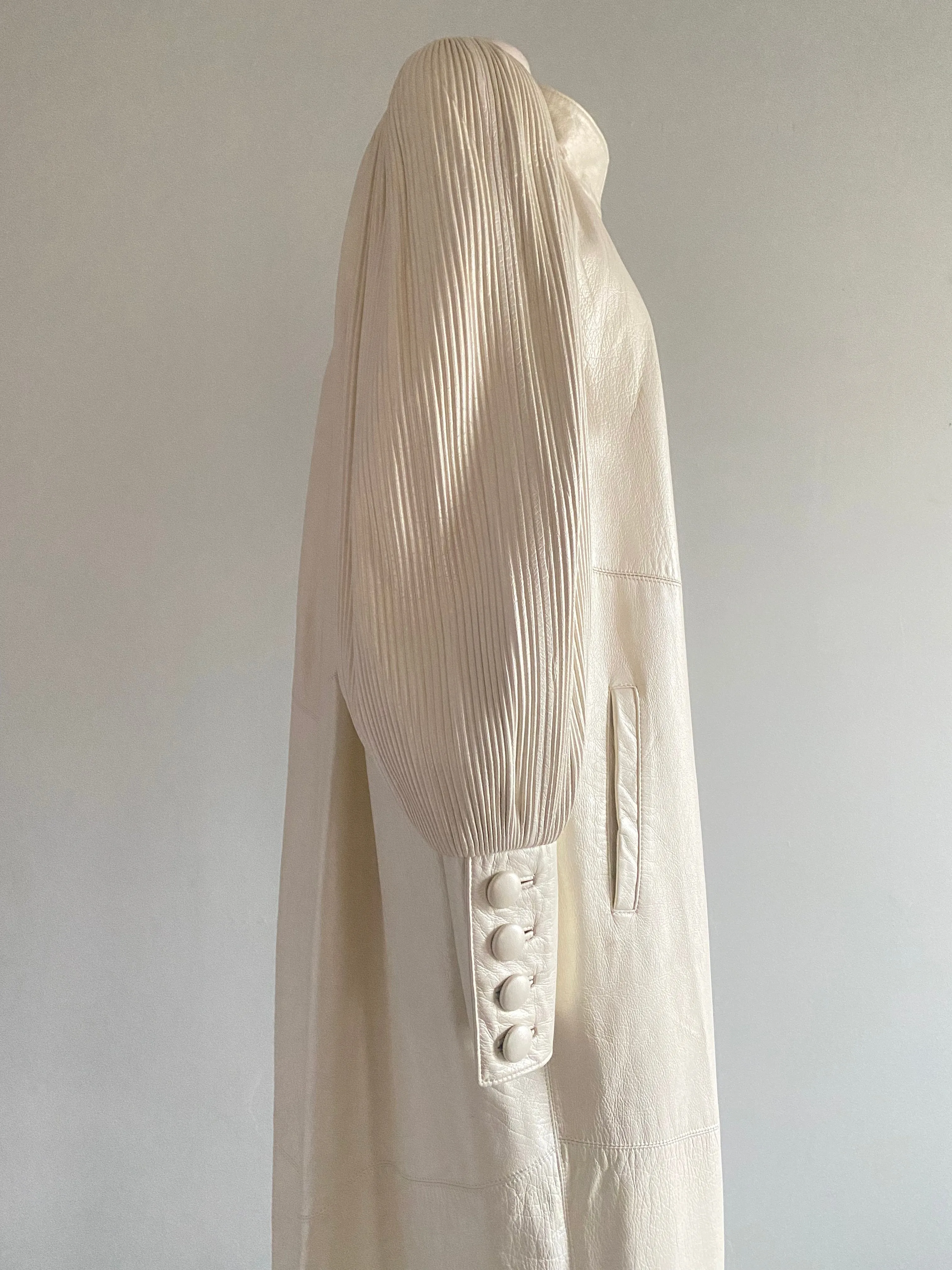 Vintage Ivory Pearl Leather Midi Coat With Micro Pleated Sleeves / SM