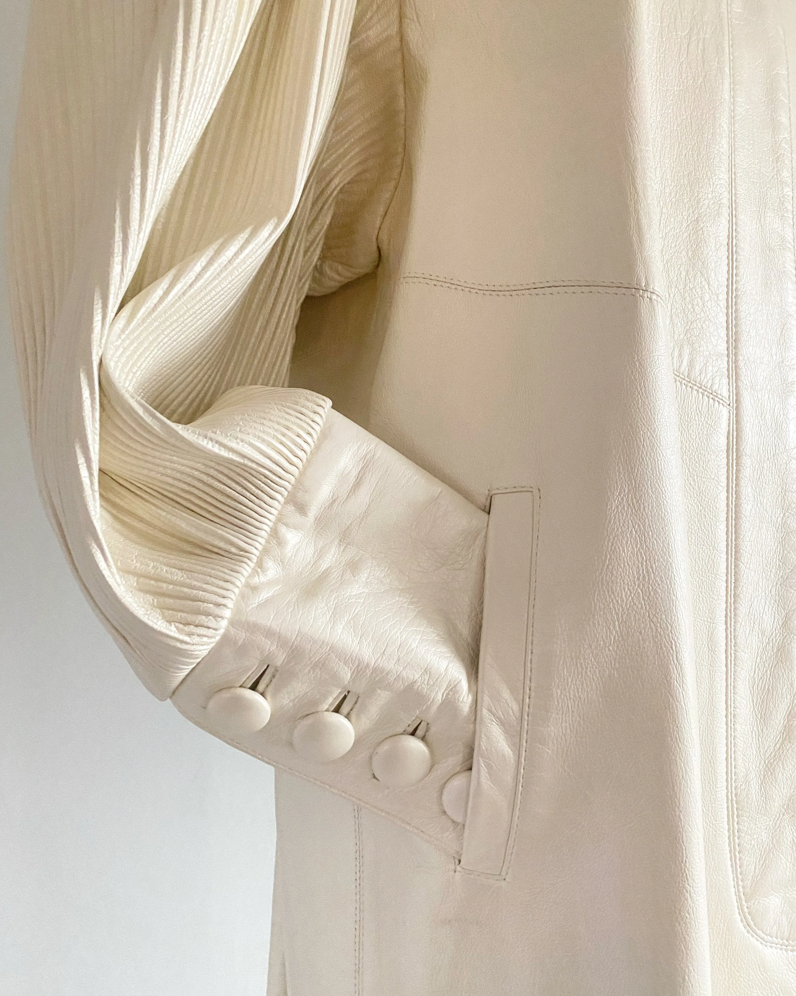 Vintage Ivory Pearl Leather Midi Coat With Micro Pleated Sleeves / SM