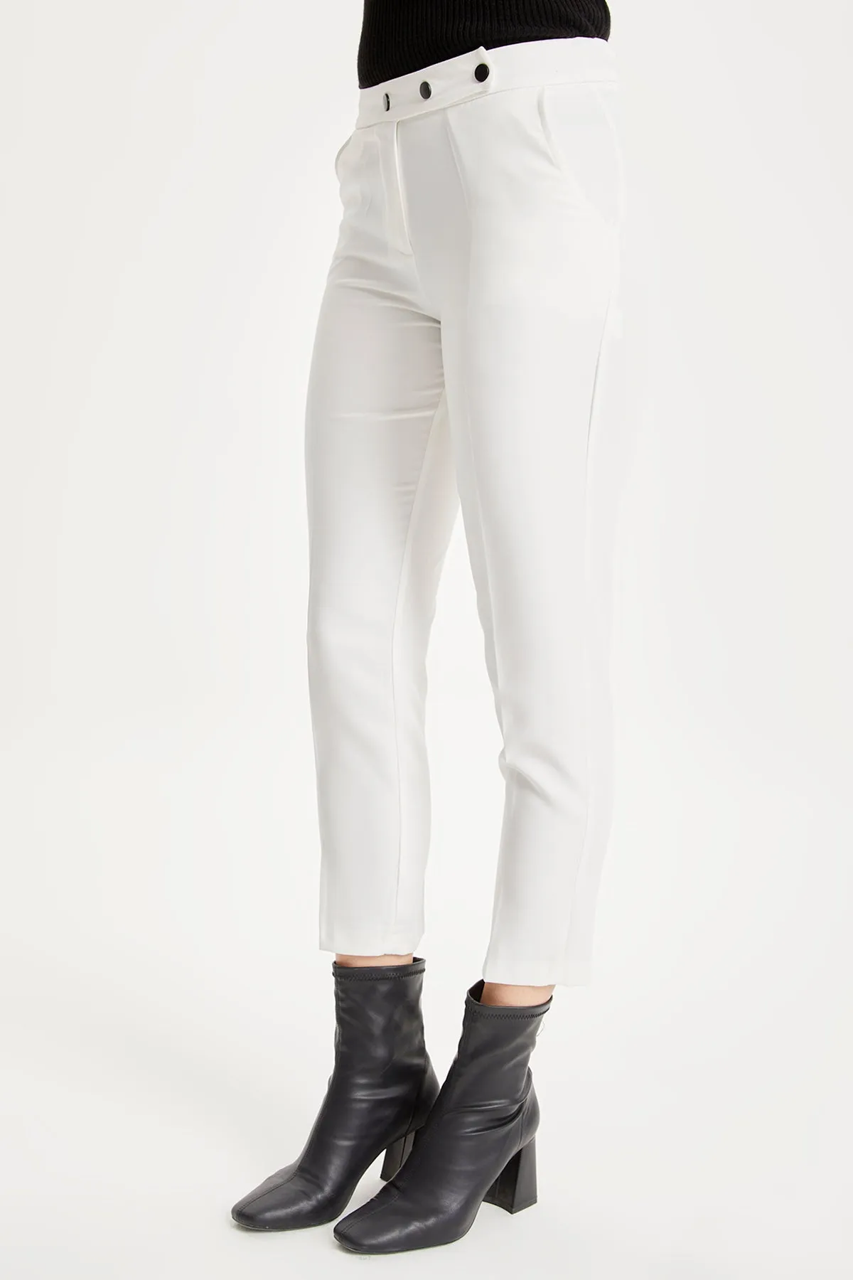 ZRF Women Cigarette 3 Button Pants - Ecru - Fuenlabrada
